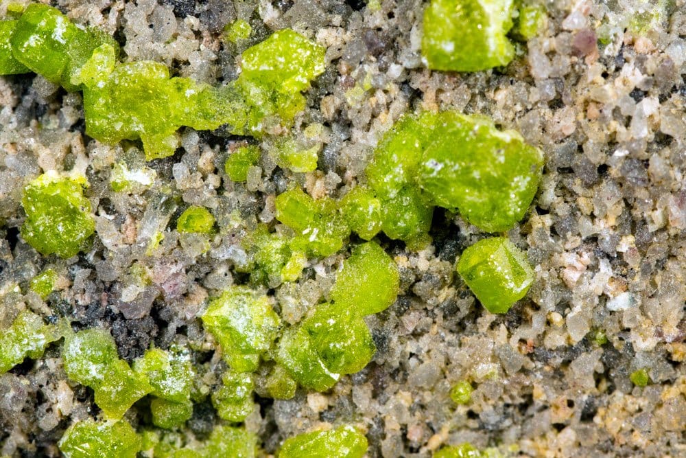 Péridot vert olive, gemme de l'olivine
