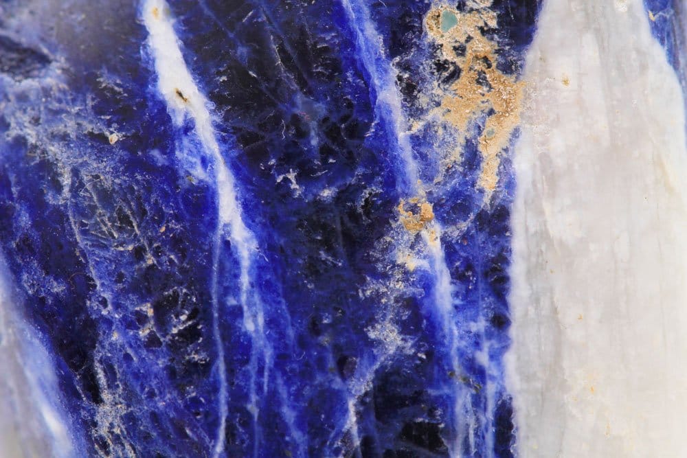 Sodalite bleue marbrée de blanc